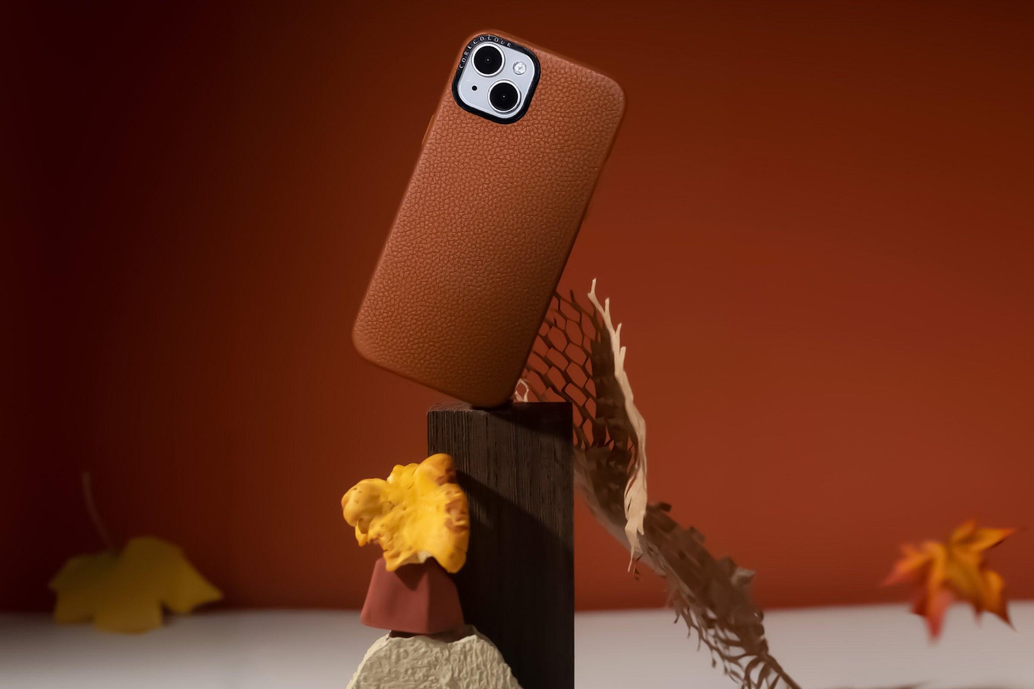 TREND REPORT: Leather Phone Cases Are The Epitome of Quiet Luxury - CORECOLOUR AU
